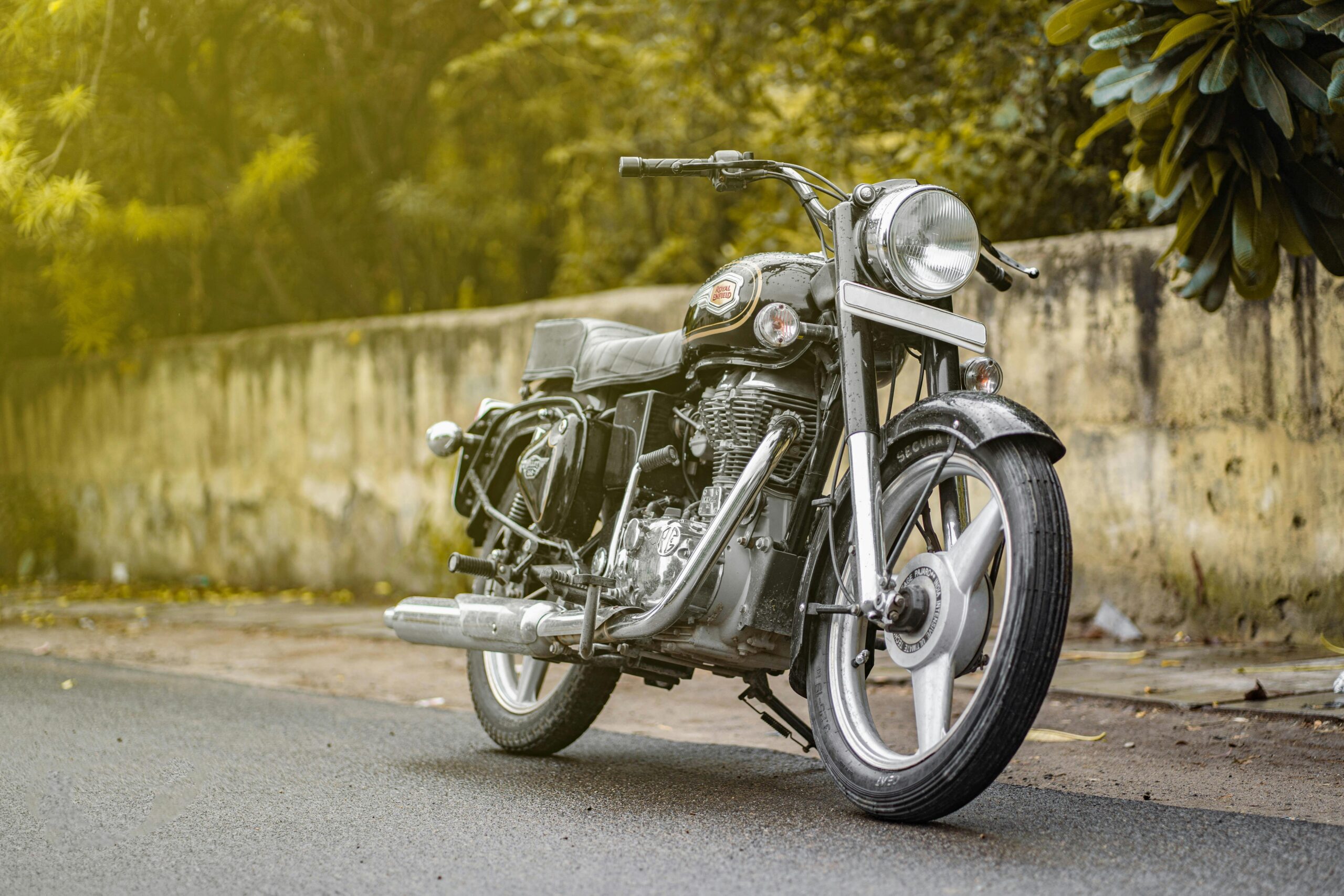 Royal Enfield Classic 350 vs Honda CB350: Detailed Comparison, Features & Buying Guide