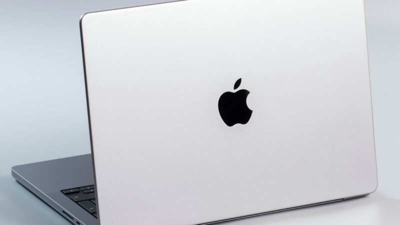 Apple MacBook: Premium Performance, Design, and Innovation in 2025